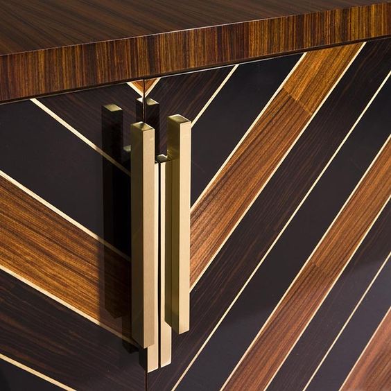 Rozzoni Mobili - Sideboard Scirocco. Design Statilio Ubiali. Photos Comments